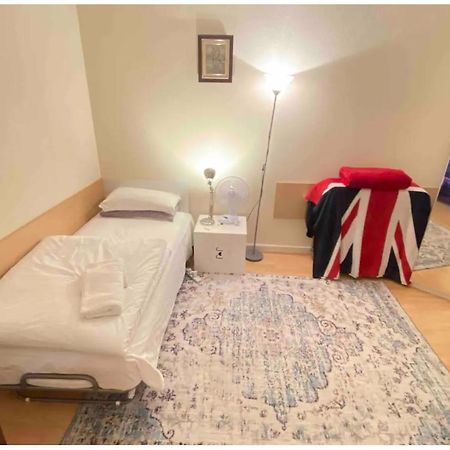 Single Room - Kings Cross, Female Only,, Guest Rooms London Exteriör bild