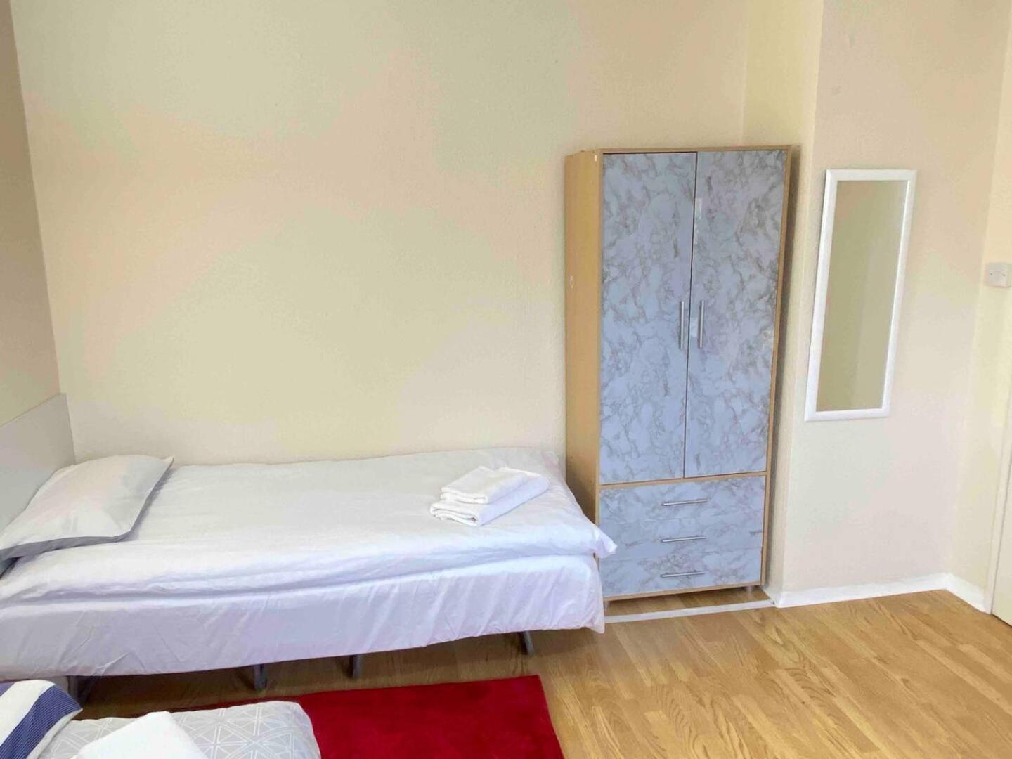 Single Room - Kings Cross, Female Only,, Guest Rooms London Exteriör bild